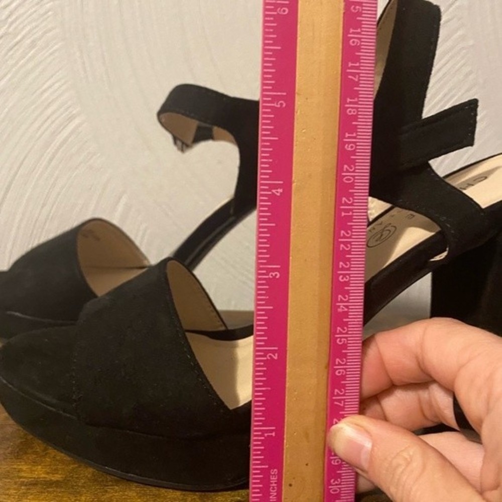 Chinese Laundry Z-Aced micro sued heels; US 7 - Picture 6 of 7